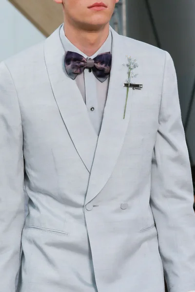 Look 80